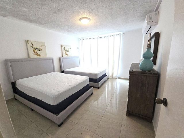 37 AVE. ISLA VERDE 1115, Carolina, PR 00979