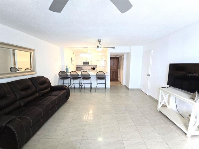 37 AVE. ISLA VERDE 1115, Carolina, PR 00979