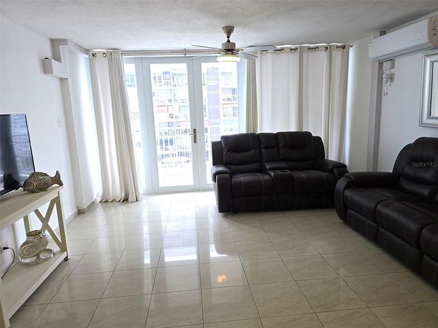37 AVE. ISLA VERDE 1115, Carolina, PR 00979