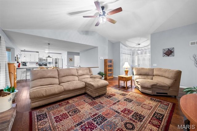 7228 Picasso Drive, Dardenne Prairie, MO 63368