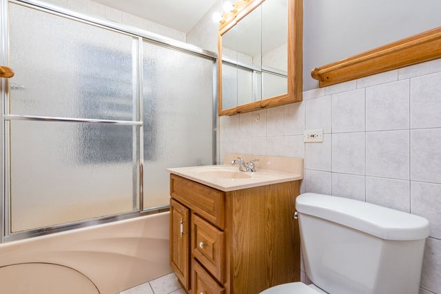 49 S Lewis Avenue, Waukegan, IL 60085