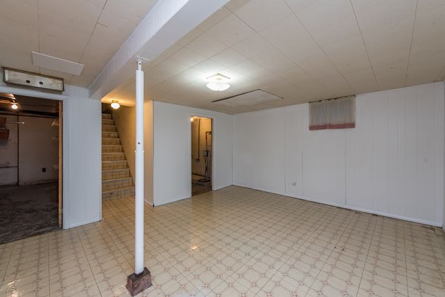 49 S Lewis Avenue, Waukegan, IL 60085