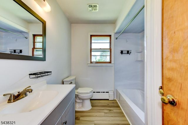 215 S 18Th Ave, Manville Boro, NJ 08835