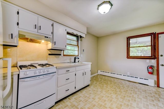 215 S 18Th Ave, Manville Boro, NJ 08835