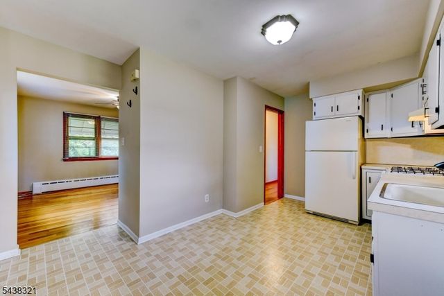 215 S 18Th Ave, Manville Boro, NJ 08835