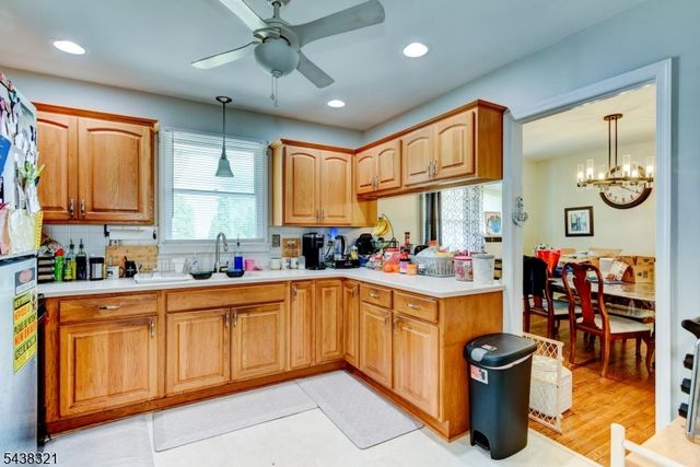 215 S 18Th Ave, Manville Boro, NJ 08835