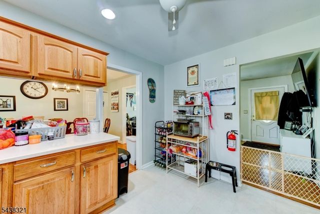 215 S 18Th Ave, Manville Boro, NJ 08835