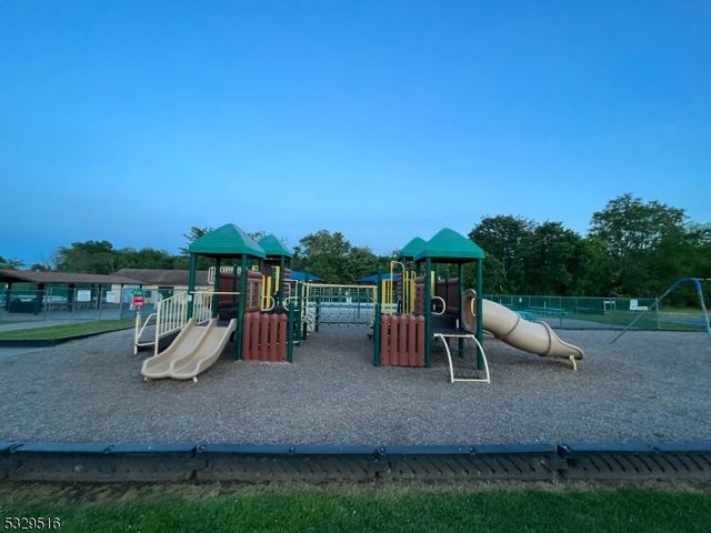 215 S 18Th Ave, Manville Boro, NJ 08835
