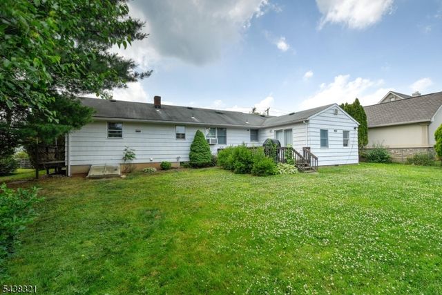 215 S 18Th Ave, Manville Boro, NJ 08835