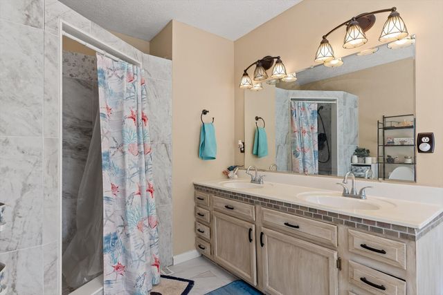 925 S Magnolia Avenue, Whitwell, TN 37397