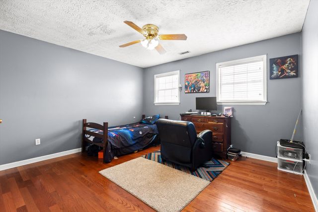 925 S Magnolia Avenue, Whitwell, TN 37397