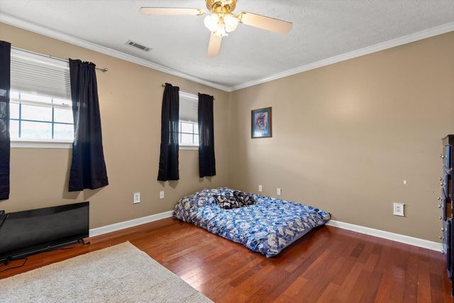 925 S Magnolia Avenue, Whitwell, TN 37397