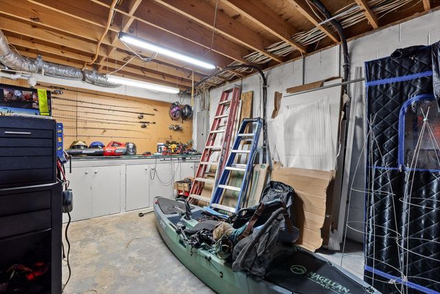 925 S Magnolia Avenue, Whitwell, TN 37397