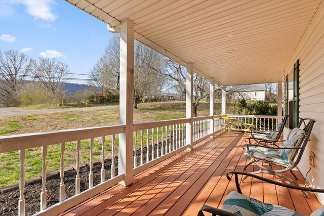 925 S Magnolia Avenue, Whitwell, TN 37397