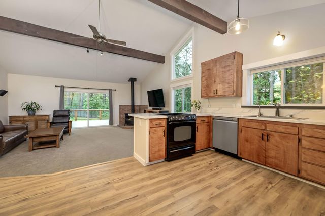 15853 Carrie Dr, Grass Valley, CA 95949