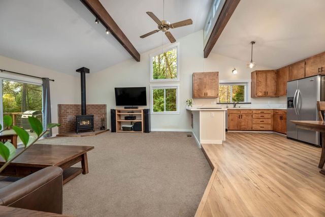 15853 Carrie Dr, Grass Valley, CA 95949