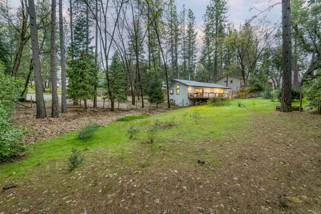 15853 Carrie Dr, Grass Valley, CA 95949