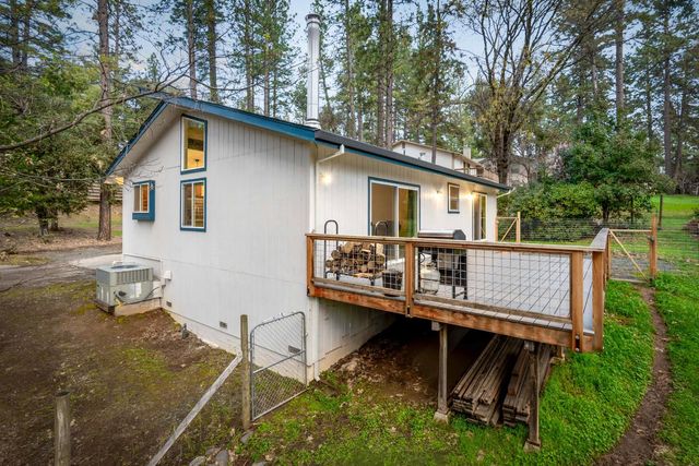 15853 Carrie Dr, Grass Valley, CA 95949