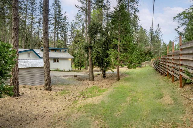 15853 Carrie Dr, Grass Valley, CA 95949