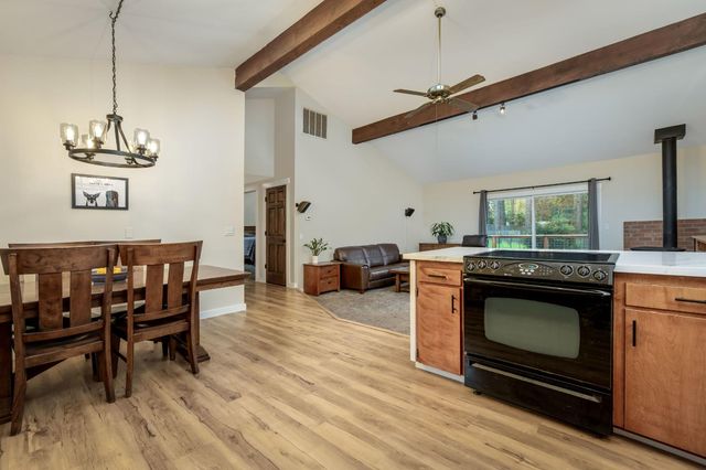 15853 Carrie Dr, Grass Valley, CA 95949