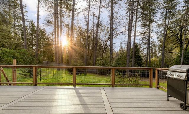 15853 Carrie Dr, Grass Valley, CA 95949