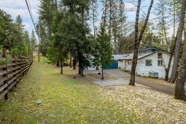 15853 Carrie Dr, Grass Valley, CA 95949