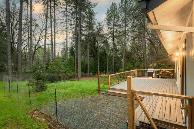 15853 Carrie Dr, Grass Valley, CA 95949