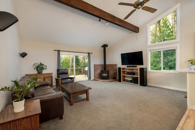 15853 Carrie Dr, Grass Valley, CA 95949