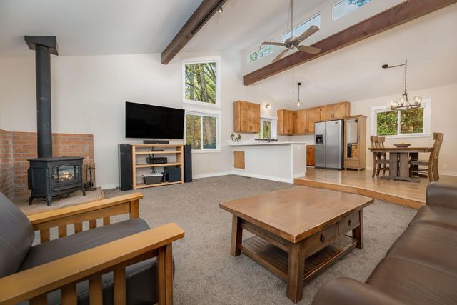 15853 Carrie Dr, Grass Valley, CA 95949