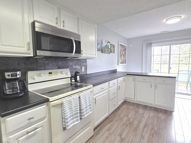 7513 Castleton Farms West Drive, Indianapolis, IN 46256