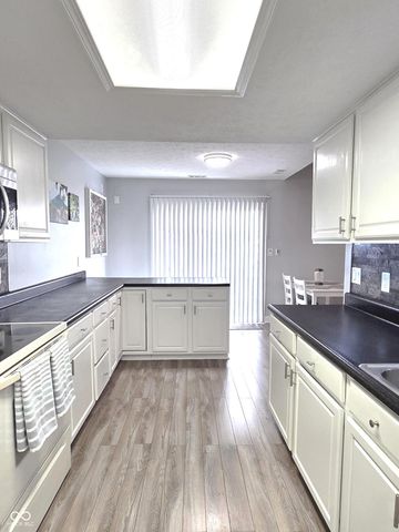 7513 Castleton Farms West Drive, Indianapolis, IN 46256