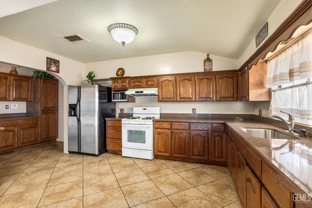 85 Road 136, Delano-t, CA 93215