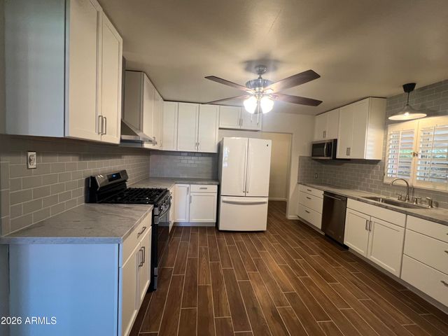 801 W Earll Drive, Phoenix, AZ 85013