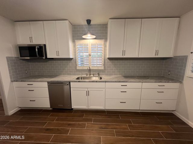 801 W Earll Drive, Phoenix, AZ 85013