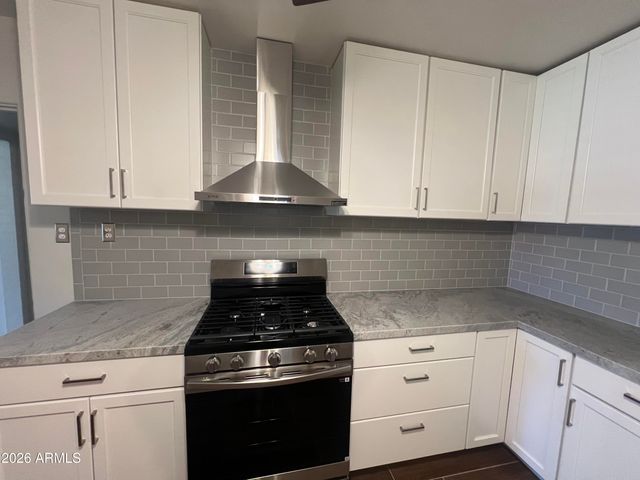 801 W Earll Drive, Phoenix, AZ 85013