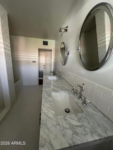 801 W Earll Drive, Phoenix, AZ 85013