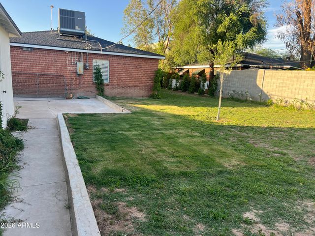 801 W Earll Drive, Phoenix, AZ 85013