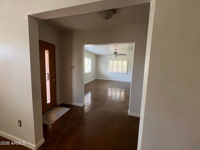 801 W Earll Drive, Phoenix, AZ 85013