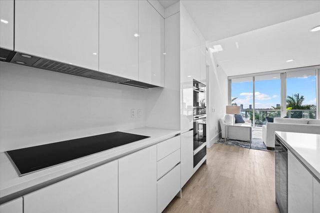 220 LAKE SHORE Drive 710, West Palm Beach, FL 33403