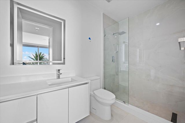 220 LAKE SHORE Drive 710, West Palm Beach, FL 33403