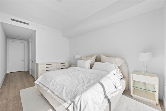 220 LAKE SHORE Drive 710, West Palm Beach, FL 33403