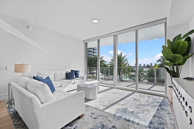 220 LAKE SHORE Drive 710, West Palm Beach, FL 33403