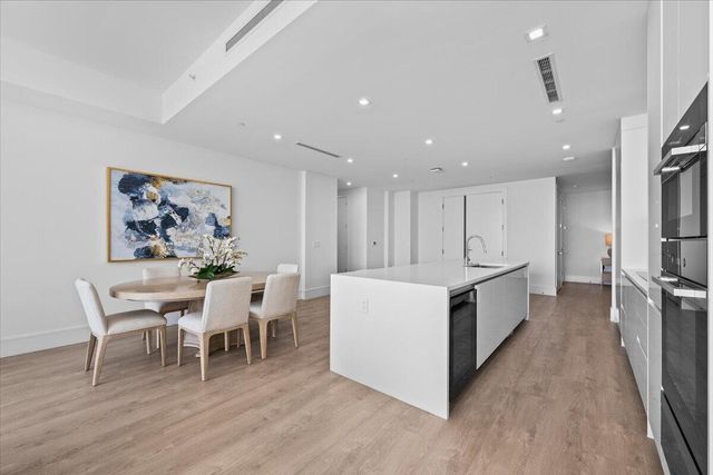220 LAKE SHORE Drive 710, West Palm Beach, FL 33403