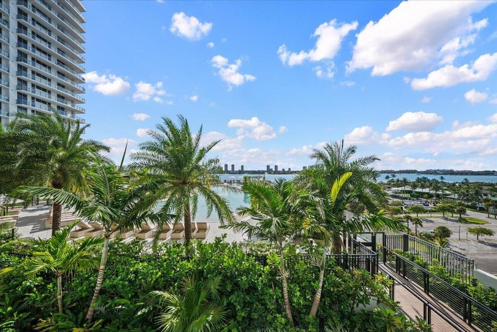 220 LAKE SHORE Drive 710, West Palm Beach, FL 33403