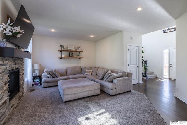 434 Devonshire Drive, Gretna, NE 68028