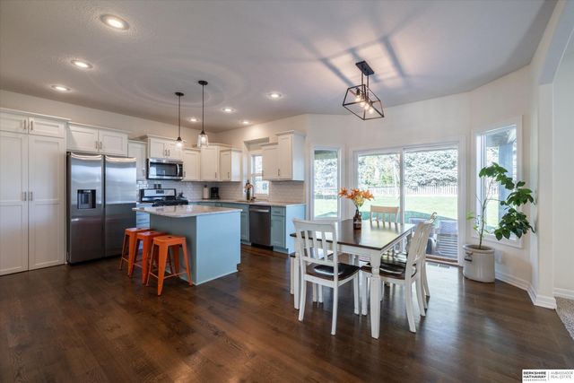 434 Devonshire Drive, Gretna, NE 68028