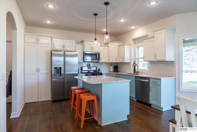 434 Devonshire Drive, Gretna, NE 68028