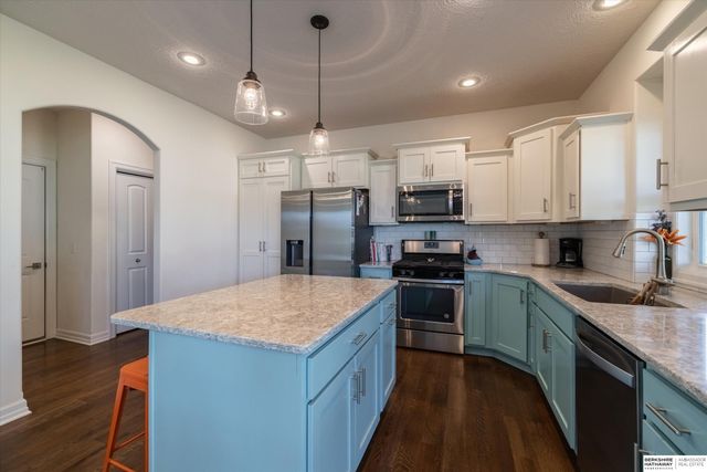 434 Devonshire Drive, Gretna, NE 68028