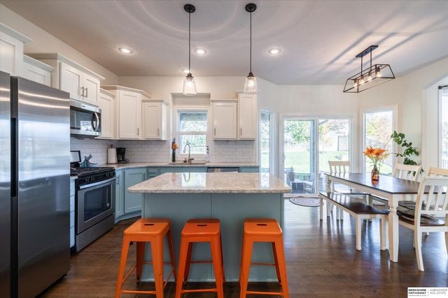 434 Devonshire Drive, Gretna, NE 68028