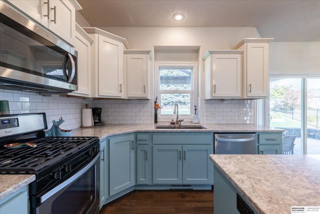 434 Devonshire Drive, Gretna, NE 68028